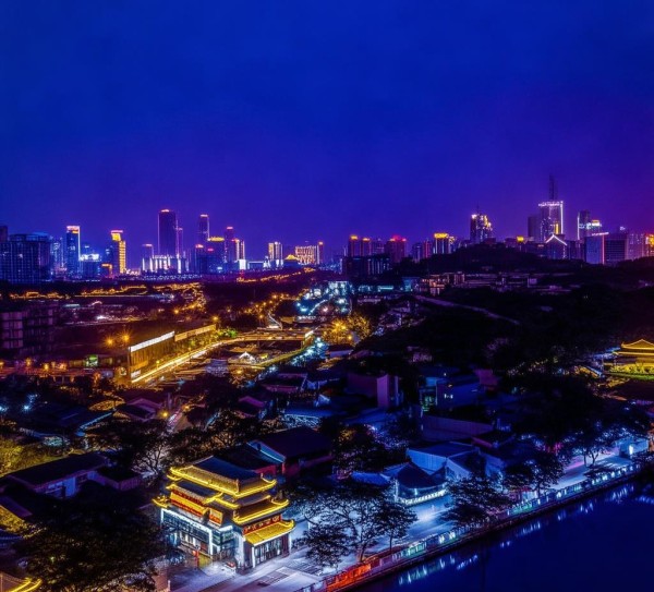 夜幕下的同安，揭秘这座城市的璀璨夜景,夜幕下的同安，揭秘这座城市的璀璨夜景,古城,美食,夜生活,第1张